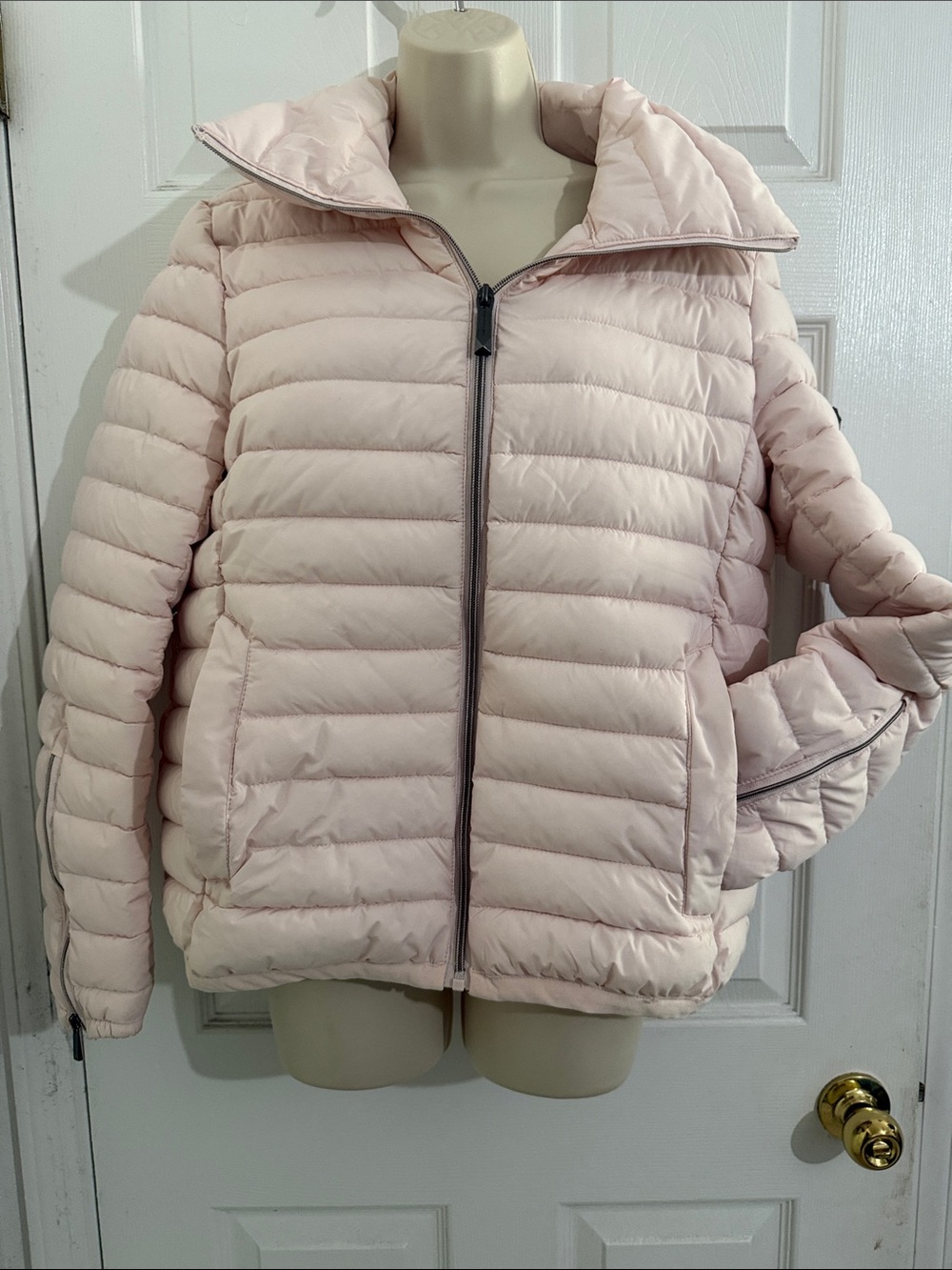 Women's Light Pink Quilted Puffer Jacket - Cozy Lightweight Coat
